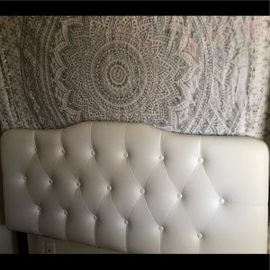 A bedhead for a full sized bed in great condition